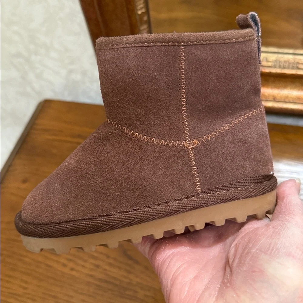 BearPaw cozy durable